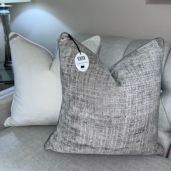 1-NWT CALLISTO HOME VELVET WEAVE DESIGN DECORATIVE THROW PILLOWS - Picture 6 of 17